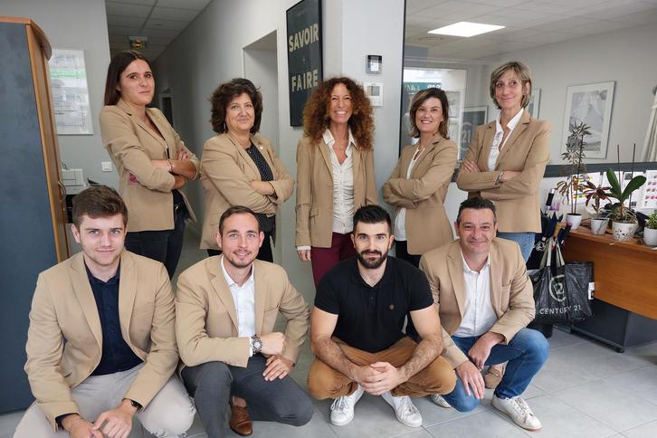 l'équipe de l'agence Agence du Pont - Vieux