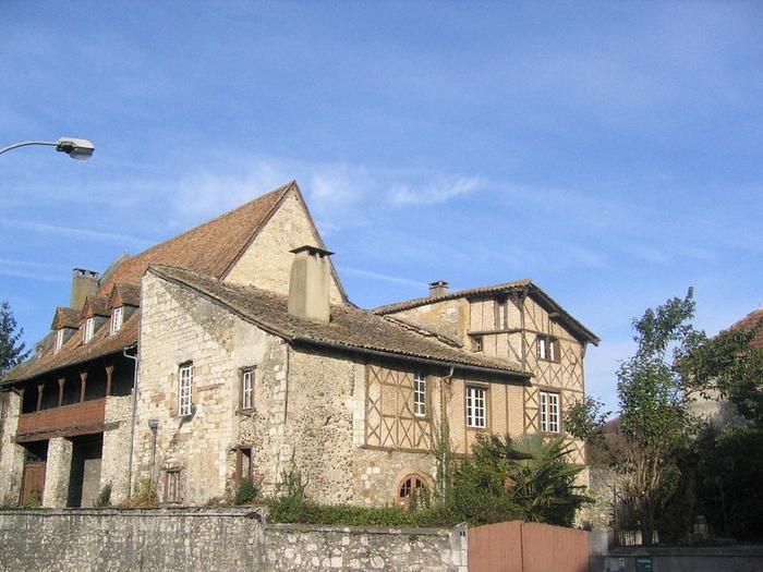 Orthez — Immobilier — CENTURY 21 Agence du Pont-Vieux — maison Batcave