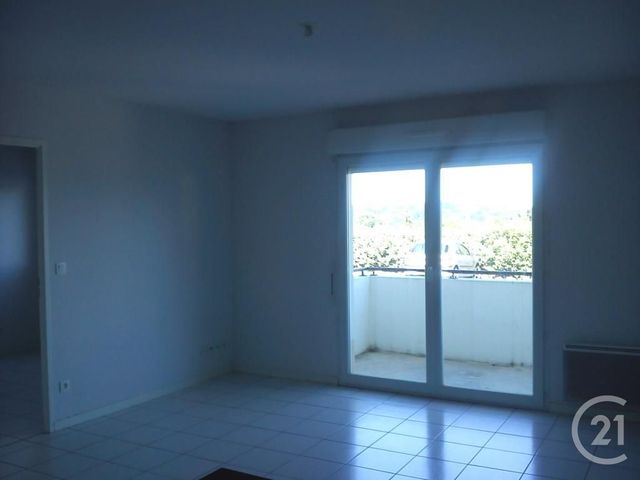 Afficher la photo en grand Appartement F2 à vendre - 2 pièces - 42.0 m2 - MOURENX - 64 - AQUITAINE - Century 21 Agence Du Pont - Vieux