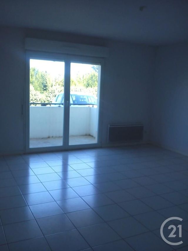 Afficher la photo en grand Appartement F2 à vendre - 2 pièces - 42.0 m2 - MOURENX - 64 - AQUITAINE - Century 21 Agence Du Pont - Vieux