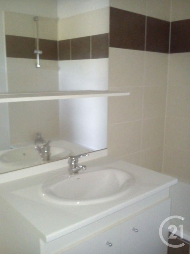 Afficher la photo en grand Appartement F2 à louer - 2 pièces - 42.0 m2 - MOURENX - 64 - AQUITAINE - Century 21 Agence Du Pont - Vieux