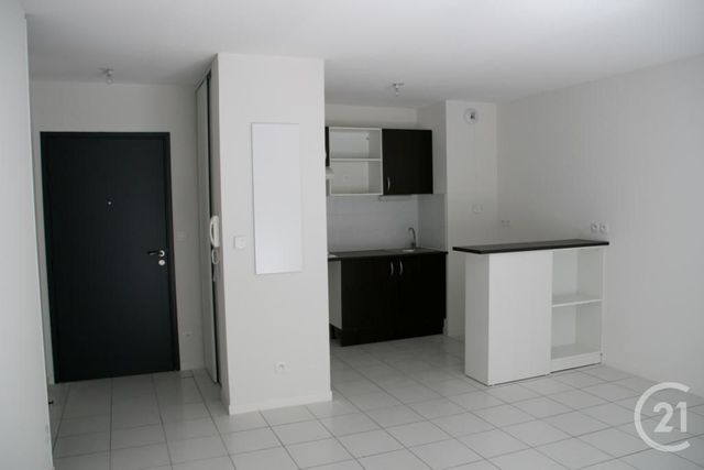 Afficher la photo en grand Appartement F2 à louer - 2 pièces - 35.95 m2 - MOURENX - 64 - AQUITAINE - Century 21 Agence Du Pont - Vieux