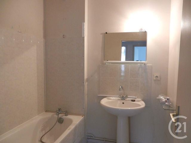 appartement à louer - 3 pièces - 68.0 m2 - ORTHEZ - 64 - AQUITAINE - Century 21 Agence Du Pont - Vieux appartement à louer - 3 pièces - 68.0 m2 - ORTHEZ - 64 - AQUITAINE - Century 21 Agence Du Pont - Vieux