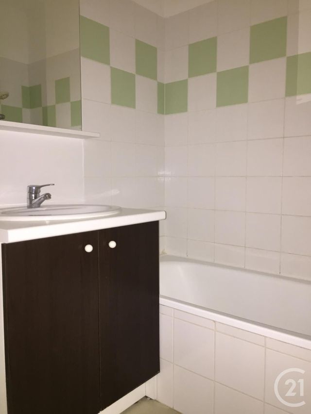 Afficher la photo en grand Appartement F2 à louer - 2 pièces - 37.0 m2 - ORTHEZ - 64 - AQUITAINE - Century 21 Agence Du Pont - Vieux