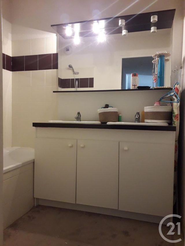 Afficher la photo en grand Appartement T3 à vendre - 3 pièces - 57.0 m2 - ORTHEZ - 64 - AQUITAINE - Century 21 Agence Du Pont - Vieux