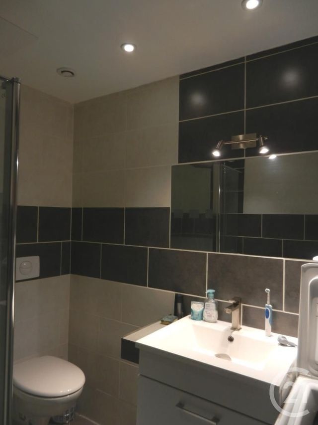 Afficher la photo en grand Appartement F2 à louer - 2 pièces - 41.0 m2 - ORTHEZ - 64 - AQUITAINE - Century 21 Agence Du Pont - Vieux