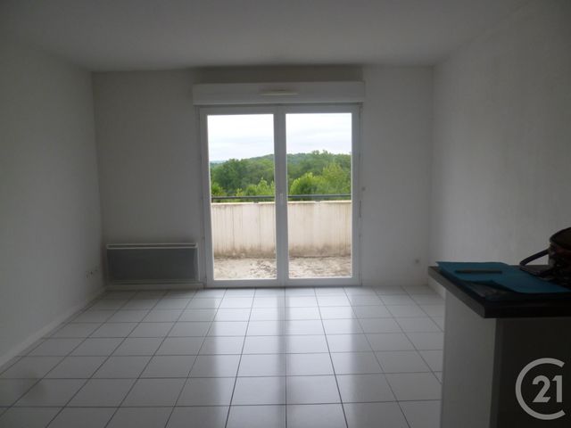 Afficher la photo en grand Appartement F2 à louer - 2 pièces - 35.0 m2 - MOURENX - 64 - AQUITAINE - Century 21 Agence Du Pont - Vieux