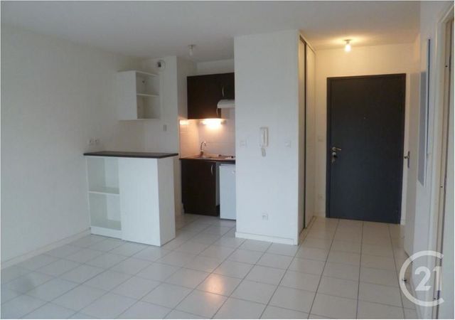Afficher la photo en grand Appartement F2 à louer - 2 pièces - 35.0 m2 - MOURENX - 64 - AQUITAINE - Century 21 Agence Du Pont - Vieux