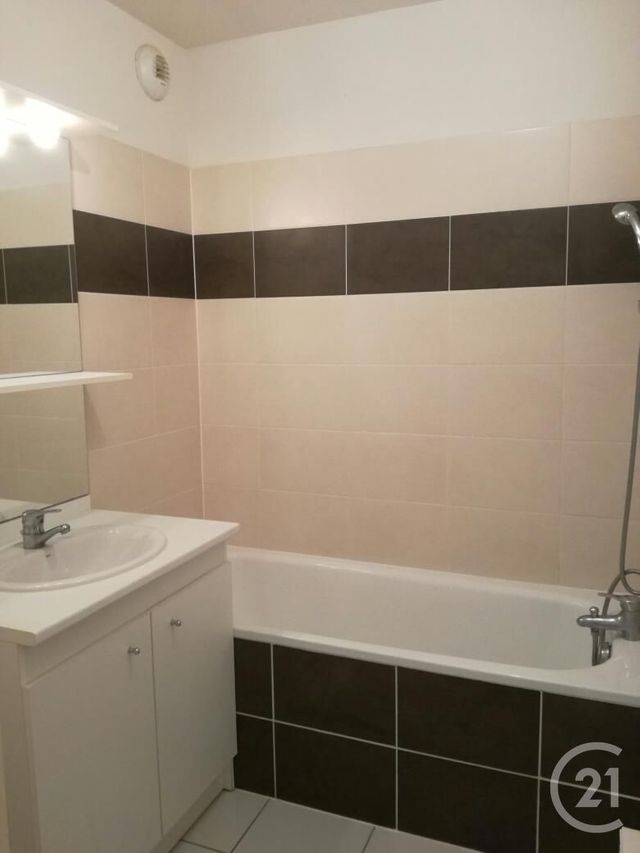 Afficher la photo en grand Appartement F2 à louer - 2 pièces - 42.0 m2 - MOURENX - 64 - AQUITAINE - Century 21 Agence Du Pont - Vieux