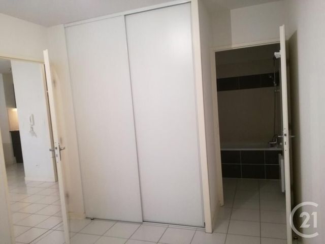 Afficher la photo en grand Appartement F2 à louer - 2 pièces - 42.0 m2 - MOURENX - 64 - AQUITAINE - Century 21 Agence Du Pont - Vieux