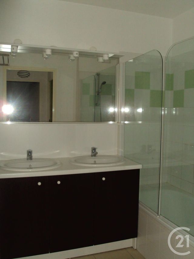 Appartement F3 à vendre - 3 pièces - 60.5 m2 - ORTHEZ - 64 - AQUITAINE - Century 21 Agence Du Pont - Vieux