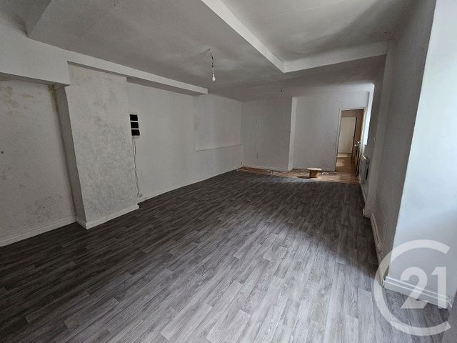Afficher la photo en grand immeuble à vendre - 252.0 m2 - SAUVETERRE DE BEARN - 64 - AQUITAINE - Century 21 Agence Du Pont - Vieux