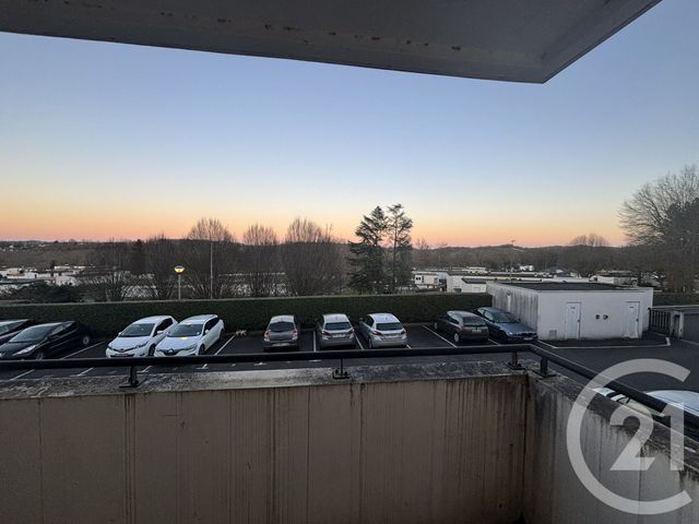 Appartement F2 à louer - 2 pièces - 35.98 m2 - MOURENX - 64 - AQUITAINE - Century 21 Agence Du Pont - Vieux