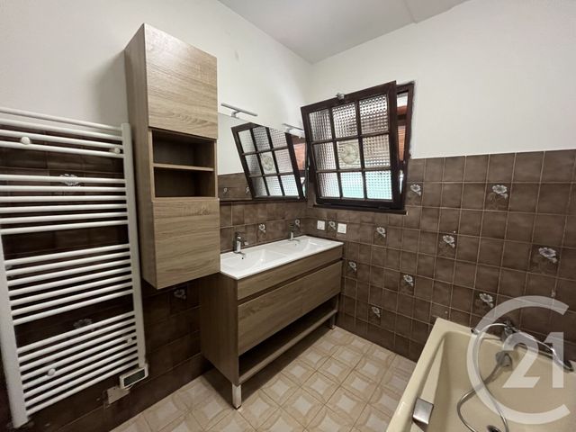 maison à louer - 5 pièces - 102.67 m2 - AMOU - 40 - AQUITAINE - Century 21 Agence Du Pont - Vieux