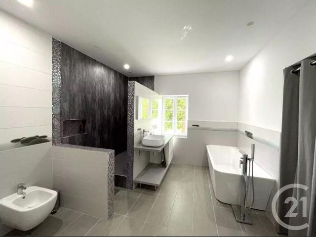 Afficher la photo en grand maison à vendre - 8 pièces - 264.83 m2 - ORTHEZ - 64 - AQUITAINE - Century 21 Agence Du Pont - Vieux