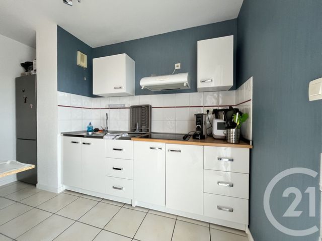 Appartement F2 à louer - 2 pièces - 50.95 m2 - MOURENX - 64 - AQUITAINE - Century 21 Agence Du Pont - Vieux